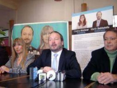 Elecciones 2011: Sabbatella recorri� Pergamino y critic� a Scioli