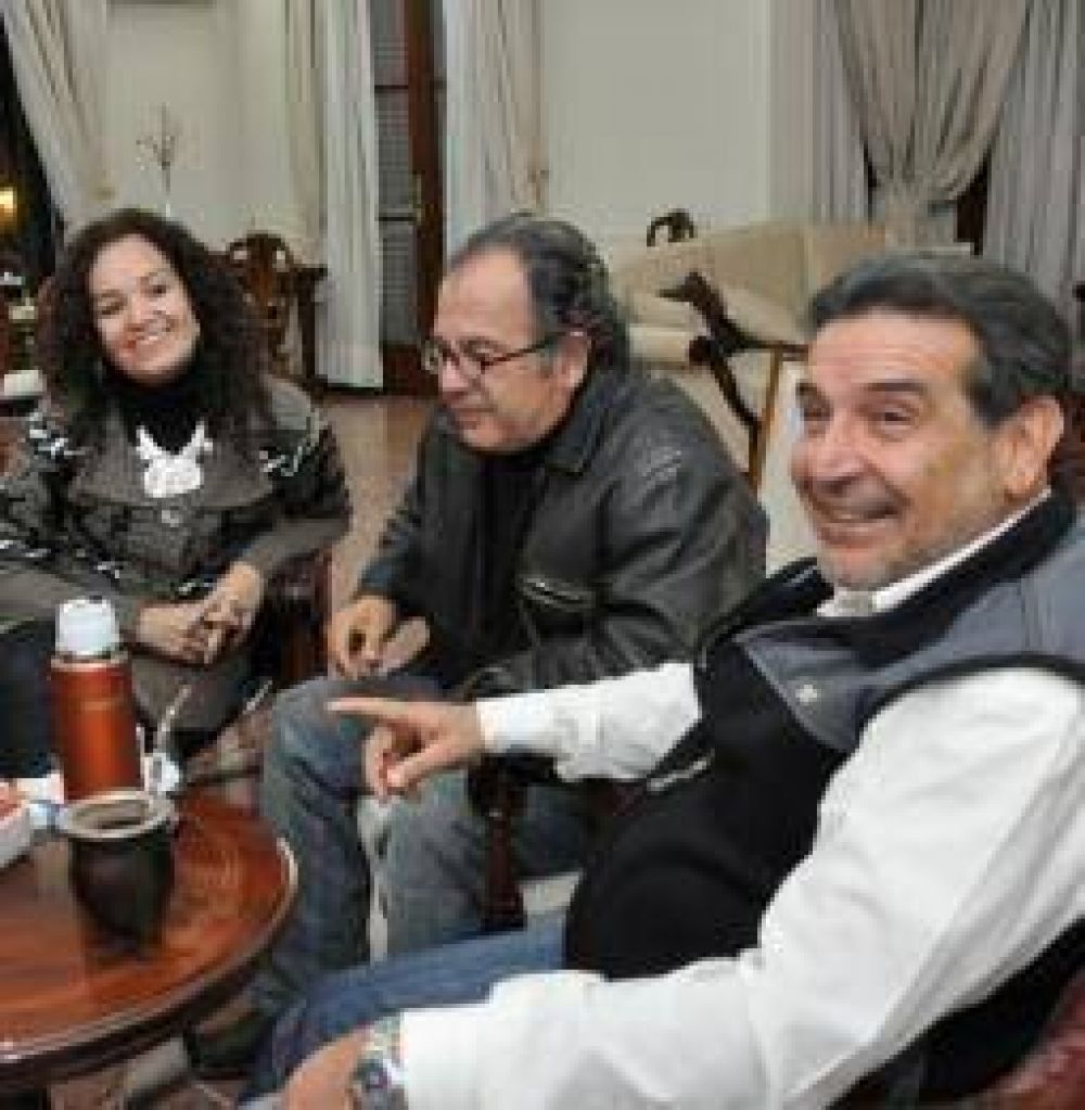 Luna y Guzm�n Soria se autodenominaron �voceros� del kirchnerismo en La Rioja