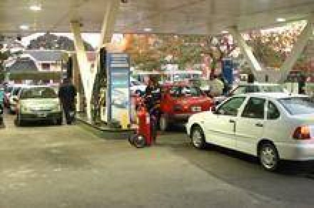 "Corrientes recibir� igual cantidad de combustible que en 2010, m�s un 6%"