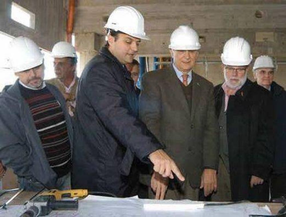 Ivoskus recorri� las obras del Thompson y confirm� que la nueva etapa podr�a inaugurarse en septiembre