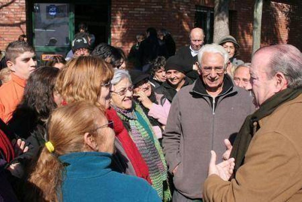 Comenzaron los trabajos para las cloacas en todo el Barrio Aviaci�n