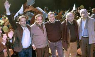 Aguad cerr� so�ando con una foto hist�rica 