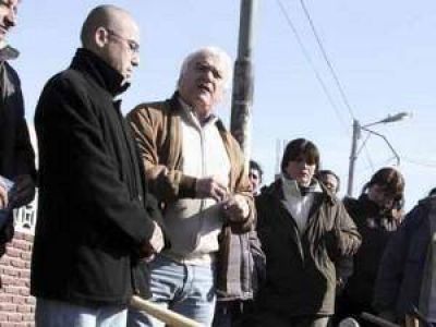Lomas: m�s cooperativistas recibieron sus herramientas
