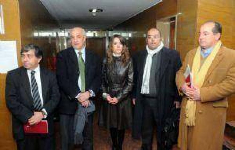 R�plica empresaria contra la Promoci�n  