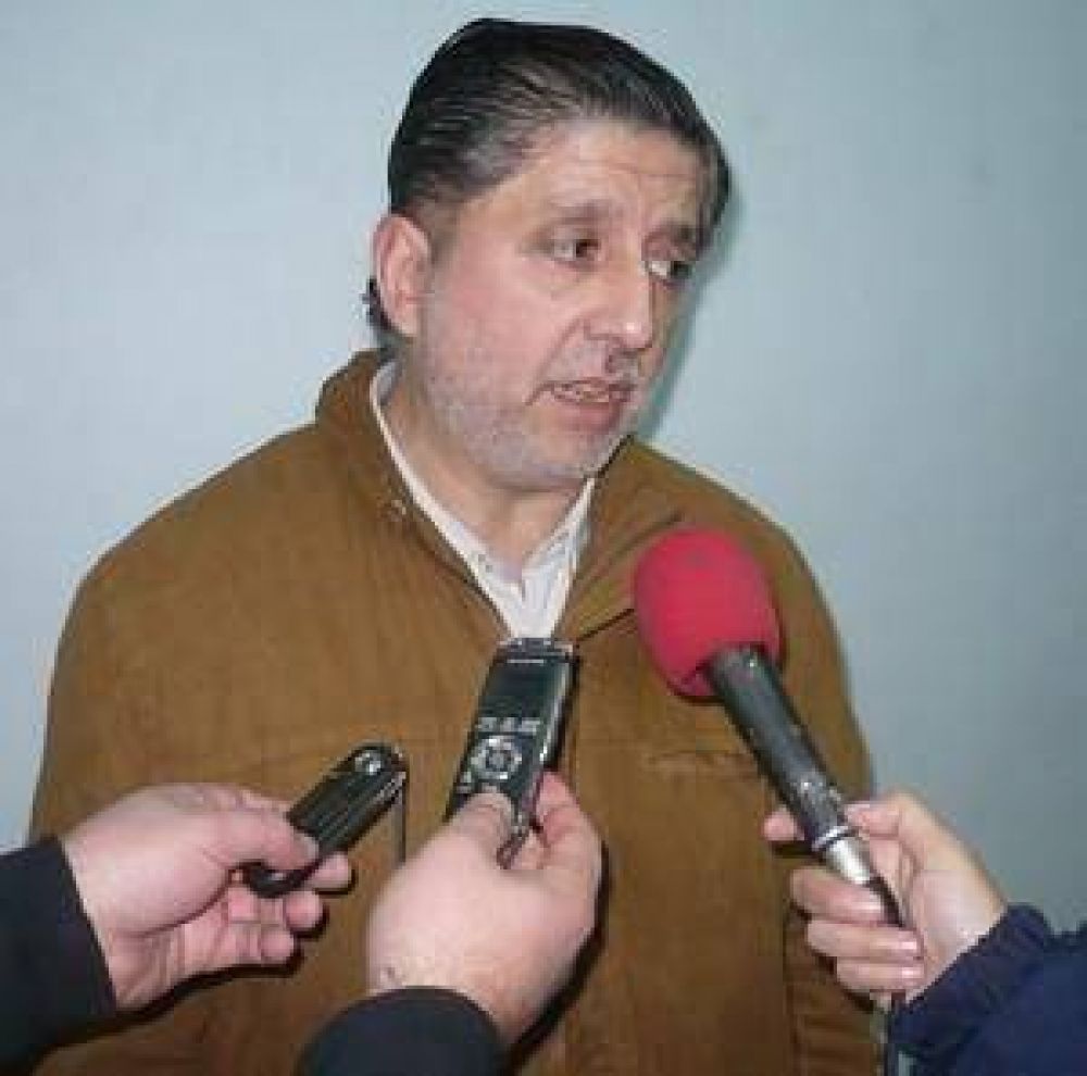 Costanzo denuncia que la lista de P�rsico acapar� todos los espacios publicitarios gratuitos