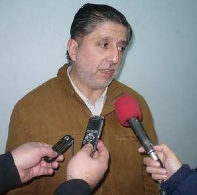 Costanzo denuncia que la lista de P�rsico acapar� todos los espacios publicitarios gratuitos