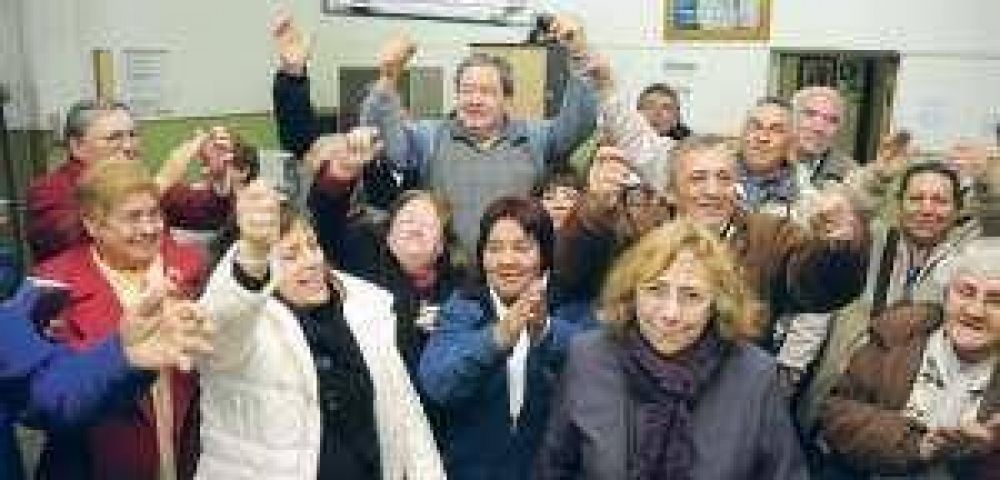 ATE: Leglise se queda por otros 4 a�os