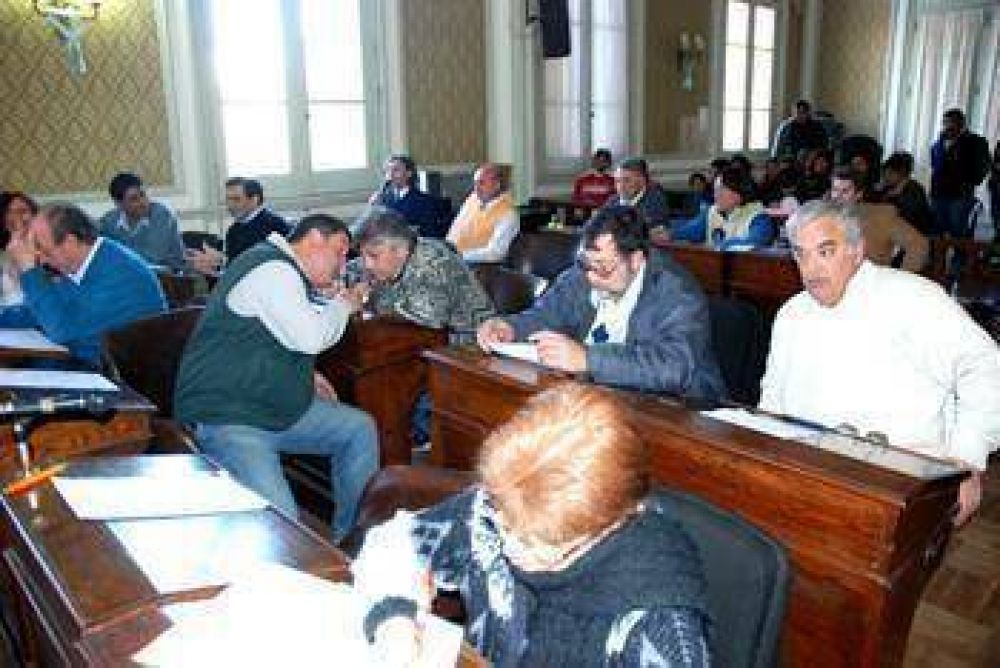 Tema central en la sesi�n previa a las elecciones: Los Barrios...