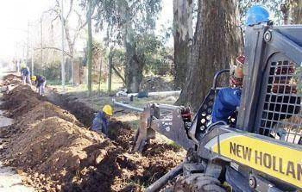 El agua potable llega al Barrio Kennedy  