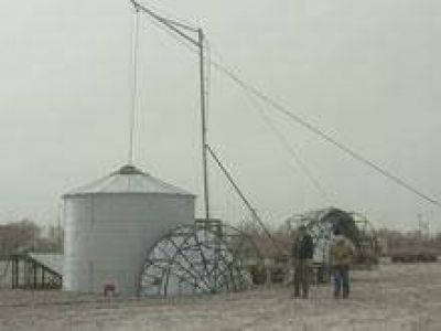 Naci�n instal� 15 silos para alimentar ganado afectado por cenizas