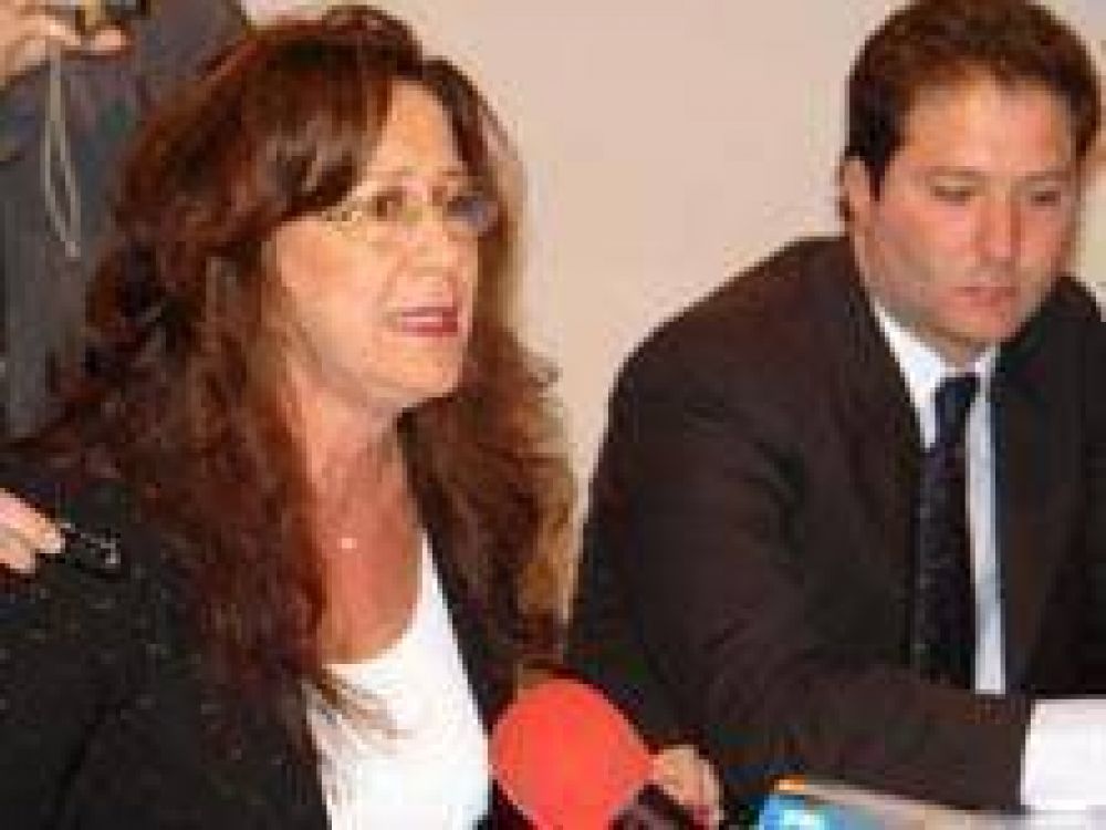 Piccinini, ahora desde el FpV, dijo que �va por m�s� y lanz� nuevas acusaciones