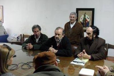 Amadeo: �M�s me meto en el conurbano y m�s me desgarro viendo el abandono de los pobres�