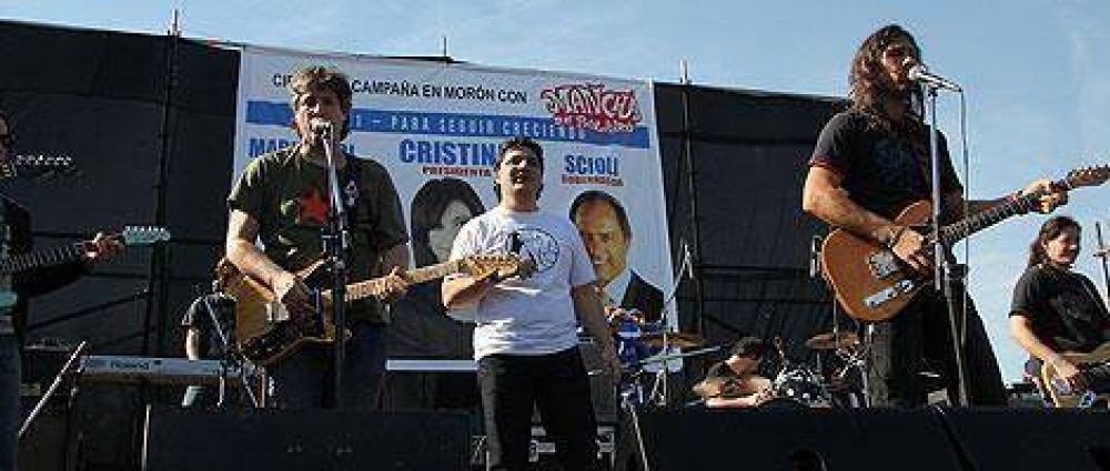 Boudou toc� en Mor�n con La Mancha de Rolando