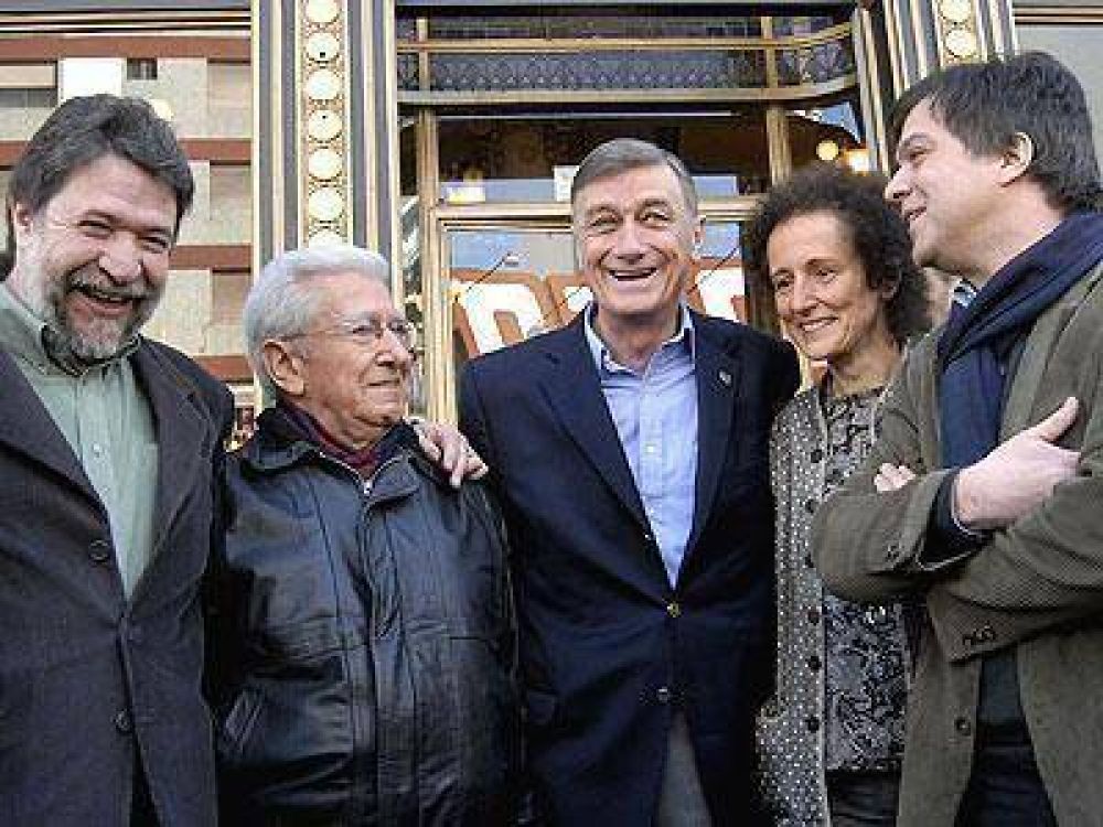 Binner se�al� que �pagar el 82% m�vil es una decisi�n pol�tica y corresponde�