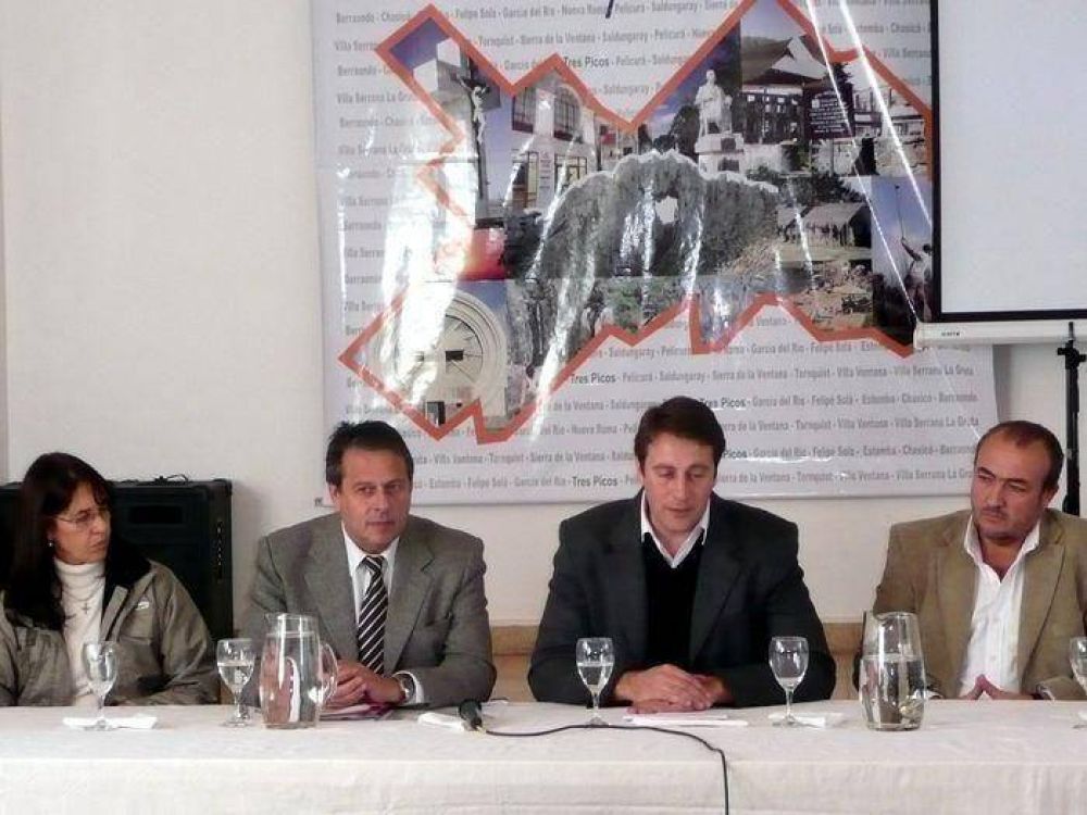 El Defensor del Pueblo brind� una charla en nuestro distrito 
