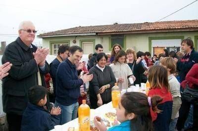 CON NICKY EL PJ FESTEJ� EL D�A DEL NI�O EN EL BARRIO MUNICIPAL