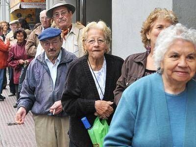 Jubilados respaldan extensi�n del 82% m�vil