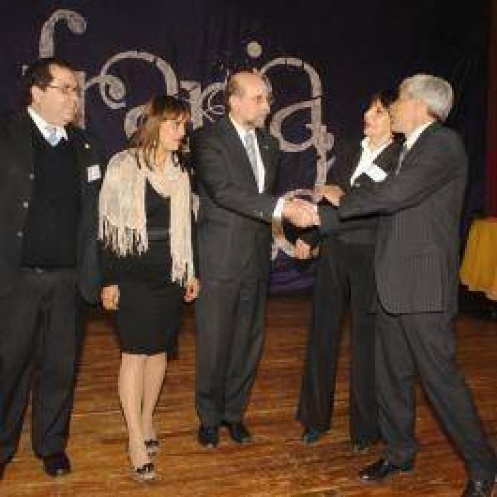 Contundente respaldo a Flavio Fama que fue reelecto