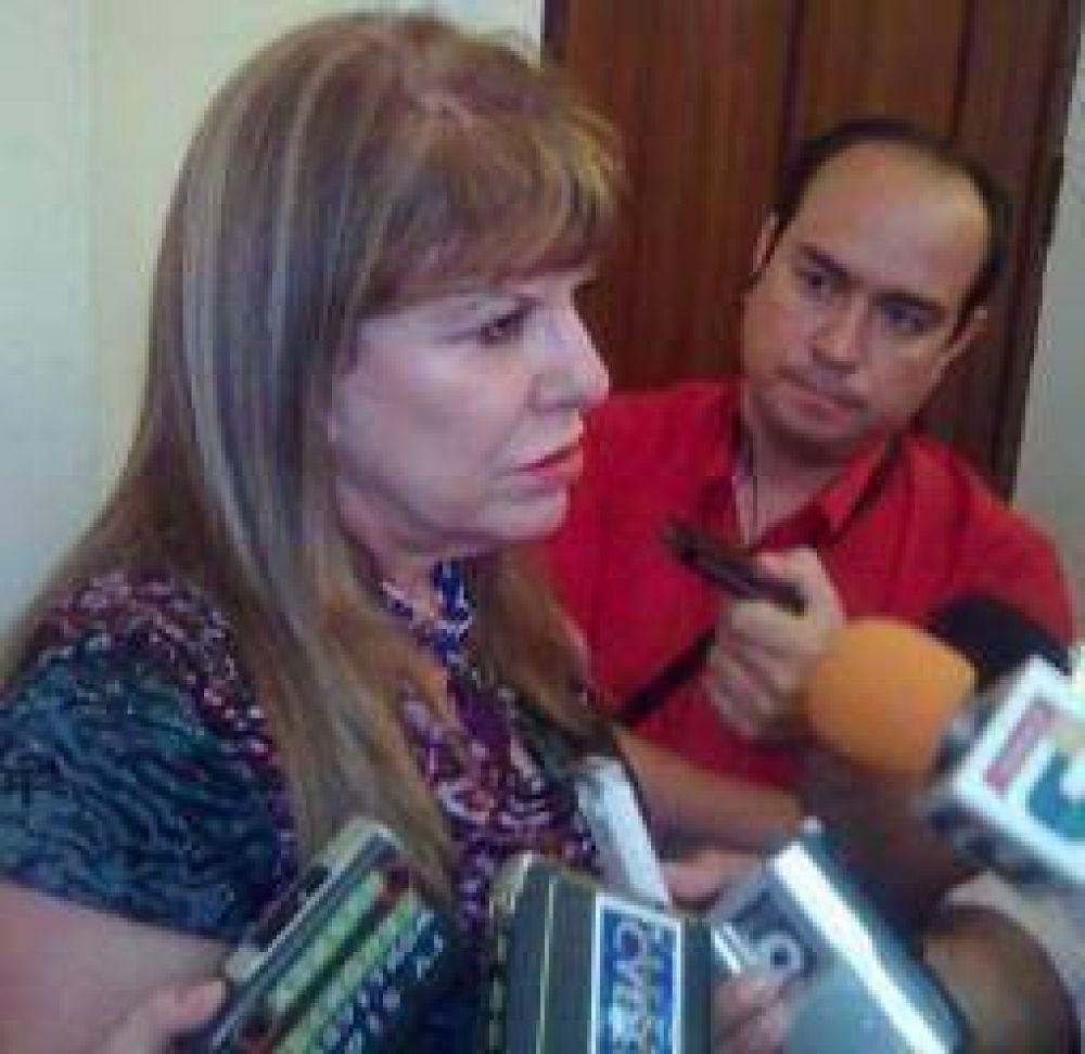 Teresita Quintela se mostr� como una candidata ultrakirchnerista