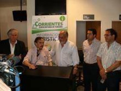 Alfons�n en Corrientes: "La UCR es la aut�ntica alternativa"