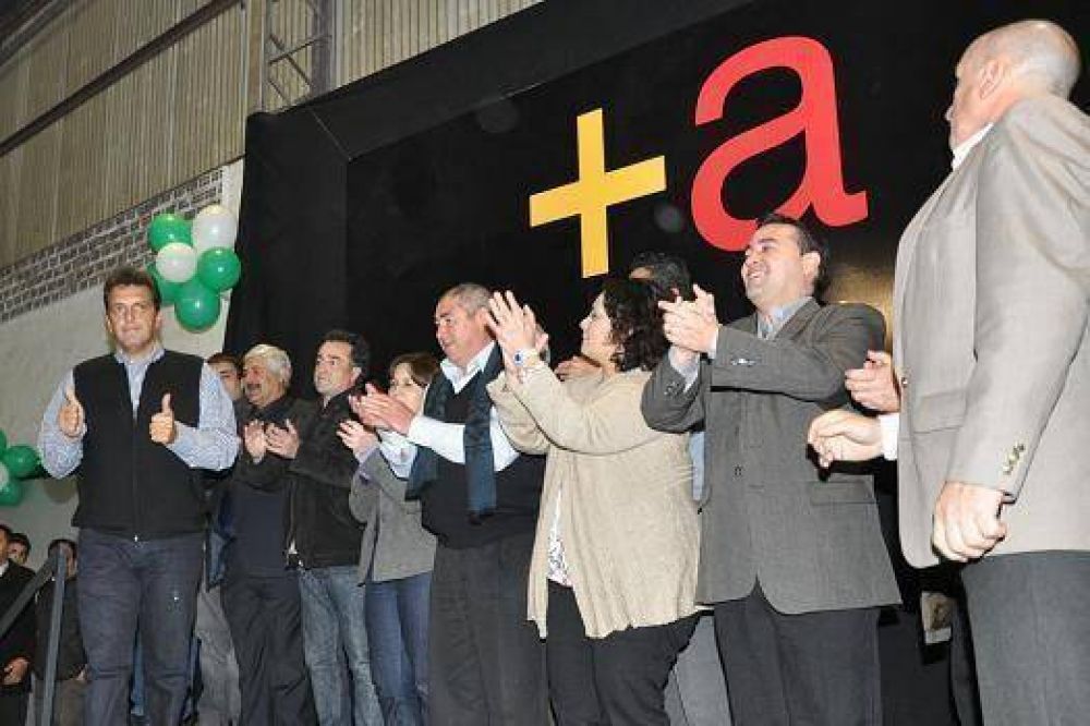 Dirigentes del vecinalismo brindaron su apoyo a la candidatura de Massa