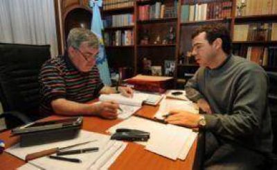 Das Neves y Korn, Trabajando En Domingo