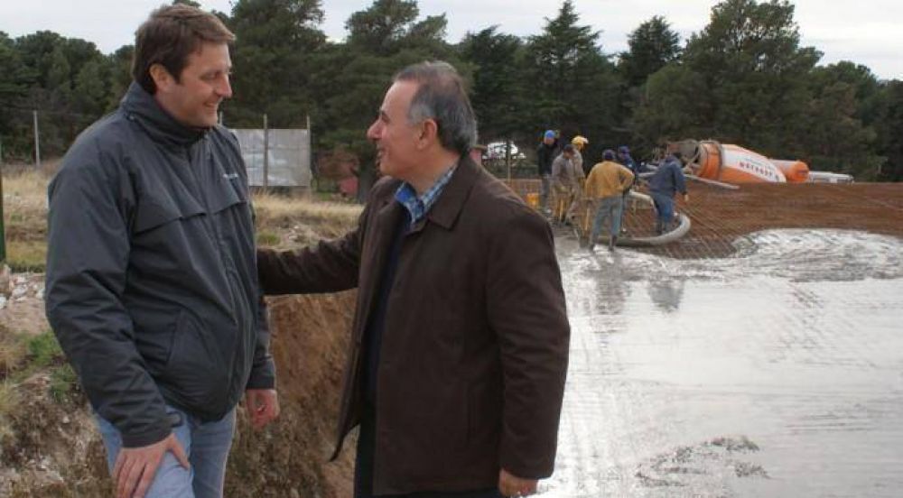 Juan Mar�a Vi�ales :�La obra de agua en Villa Ventana tendr� capacidad para proveer a 20 mil habitantes�
