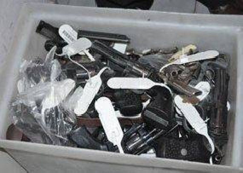 San Luis: civiles entregaron m�s de 150 armas para que sean destruidas