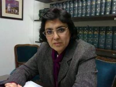 Isolda Calsina: �el gobierno no puede manejarse como un padre culposo que cuando el chico llora le da lo que sea�