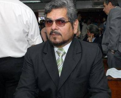Guzm�n descart� renunciar a la banca para asumir como funcionario