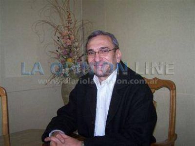 "Del Sel no puede hablar de fotos"