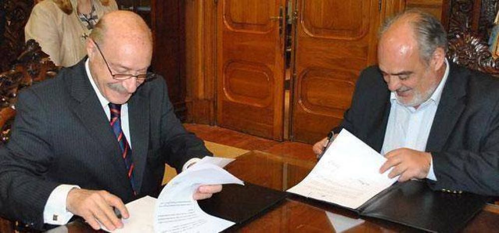 La provincia firm� convenio con el C.F.I. para asistencia tecnol�gica a escuelas secundarias