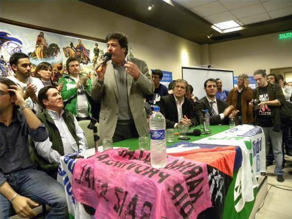 MARIOTTO ENCABEZO ENCUENTRO CON JOVENES EN LANUS Y RESPALDO LA CANDIDATURA DE DIAZ PEREZ