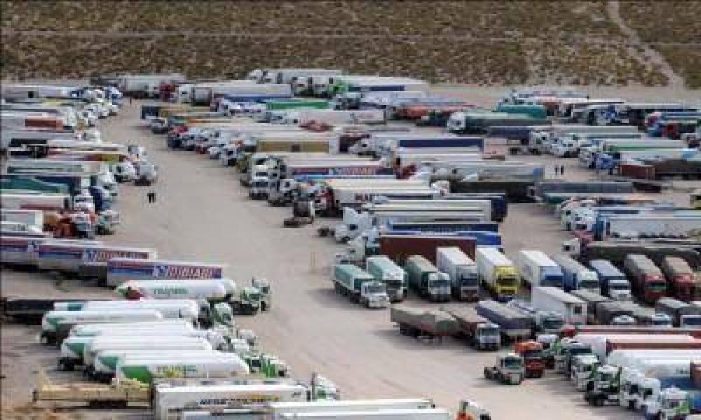 M�s de 1.200 camioneros aguardan la habilitaci�n del t�nel Cristo Redentor
