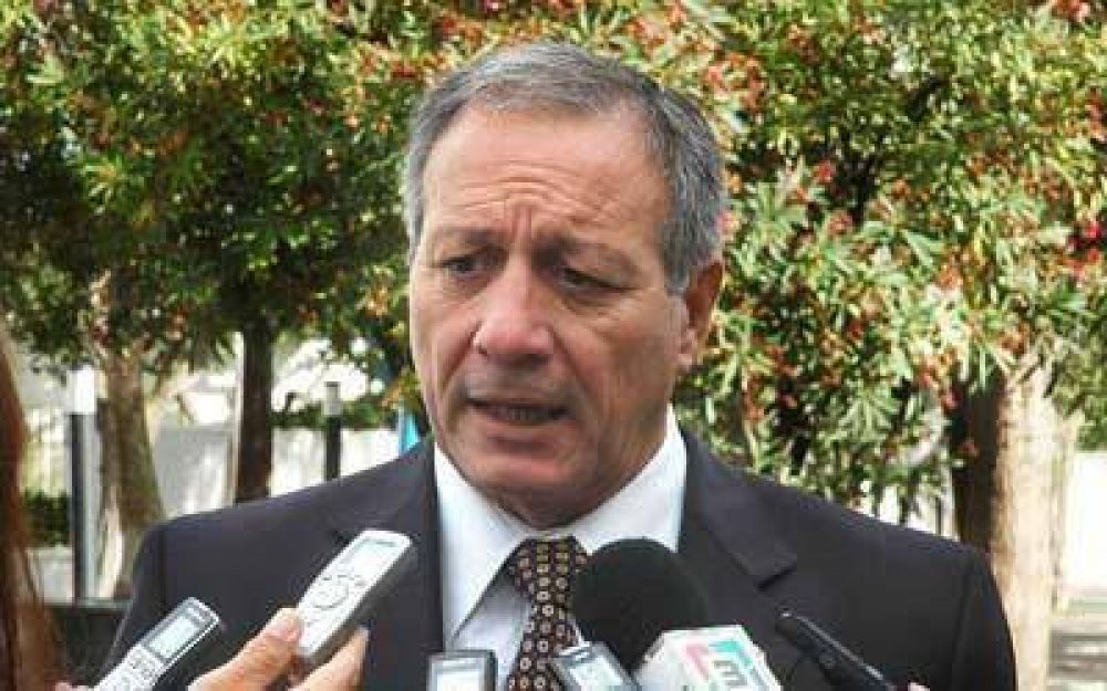 Hern�ndez admiti� que Provincia �no puede pagar lo que piden los m�dicos�