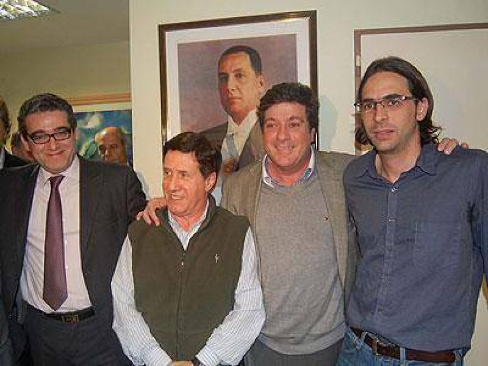En Lan�s, Mariotto encabez� un encuentro con j�venes