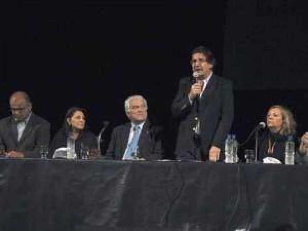 Se lanz� el Plan Argentina Trabaja, Ense�a y Aprende
