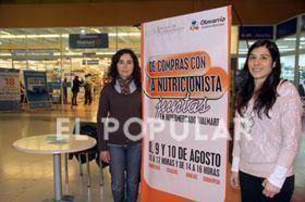 Nutricionistas en el supermercado