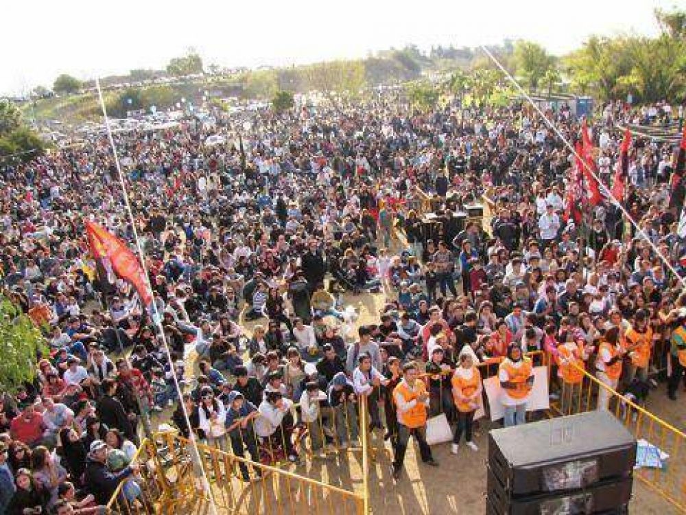 Multitudinario acto de cierre de campa�a en San Nicol�s