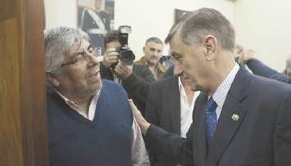 Moyano le abri� la puerta a Binner pero no recibir� a otros candidatos