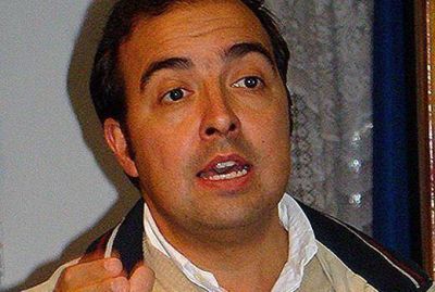 "El oficialismo nos manda la polic�a y nos tienen los tel�fonos pinchados"