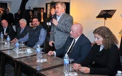 Das Neves cierra su campa�a en Chubut al l�mite de la veda electoral