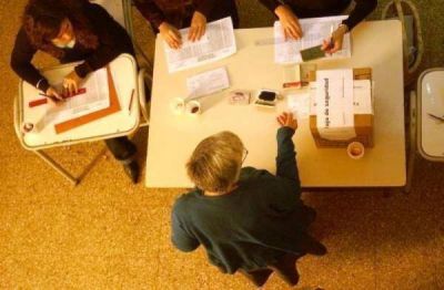 Capacitan Autoridades de Mesa para las primarias del domingo