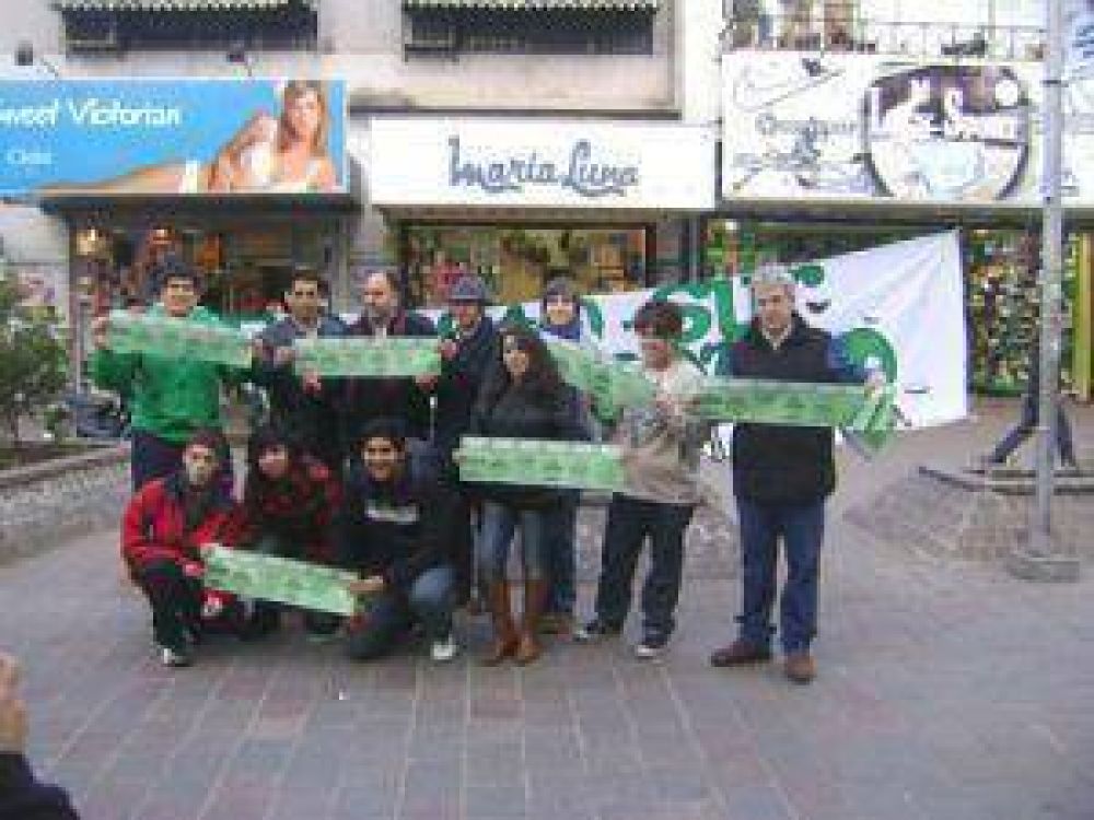 Mario Cafiero exhibi� su Proyecto Sur en Varela
