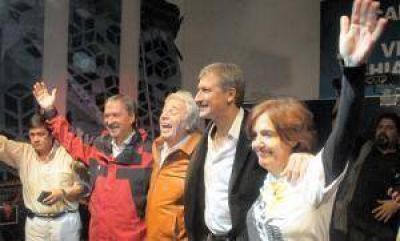 DLS y SCH ahora van por un doble: la Muni