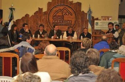 Entregaron los primeros 300 mil pesos en microcr�ditos