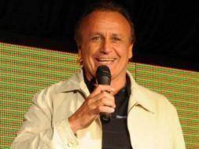 Elecciones 2011: Del Sel recorre el conurbano