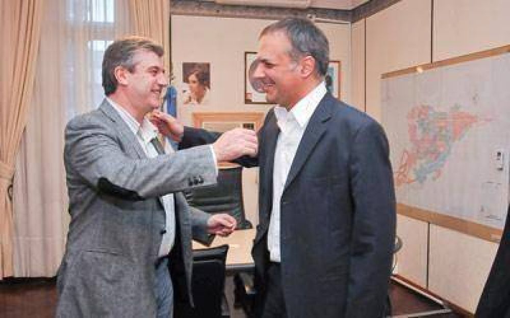 Respaldos y cr�ticas despu�s de la foto de Buzzi y Eliceche