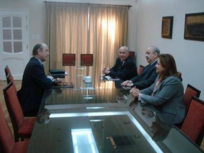 Brizuela recibi� a c�nsul chileno