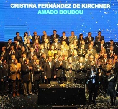Closs y los candidatos misioneros cerraron la campa�a con Cristina